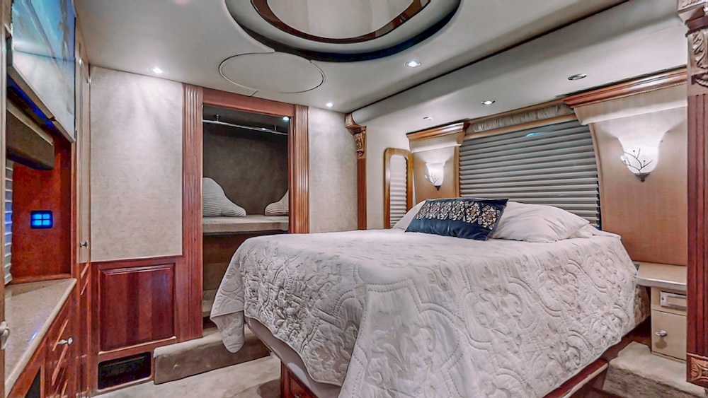 2006 Prevost Royale XLII For Sale